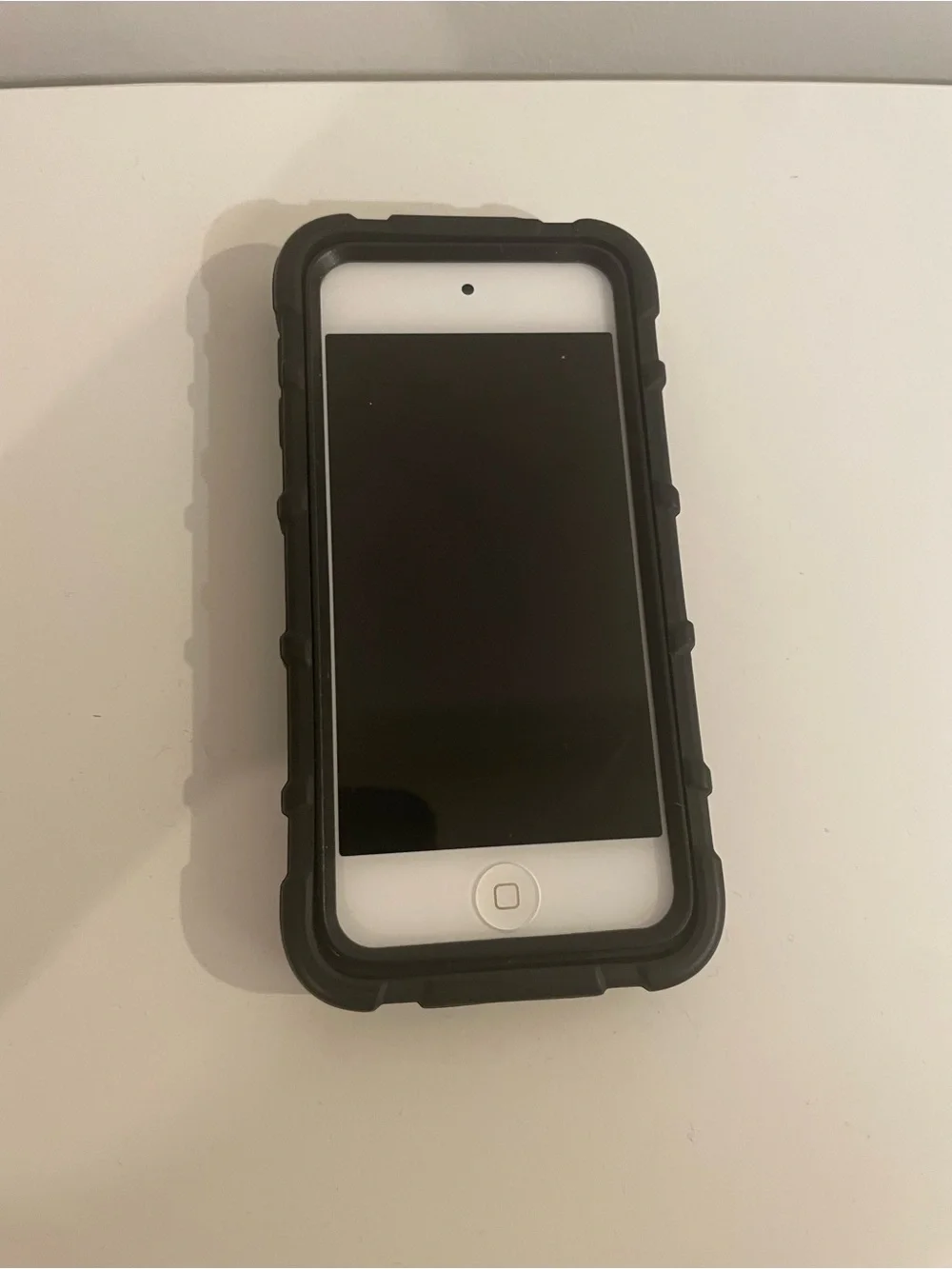 Apple iPod touch White Front with Black Protective Case 7th generation 256GB
